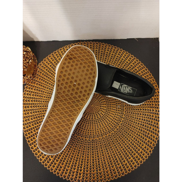 VANS Classic Slip-On Size 7.5(M) or 9(W) - Picture 5 of 5